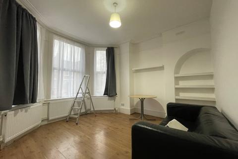 1 bedroom flat to rent, Palmerston Road, Wood Green