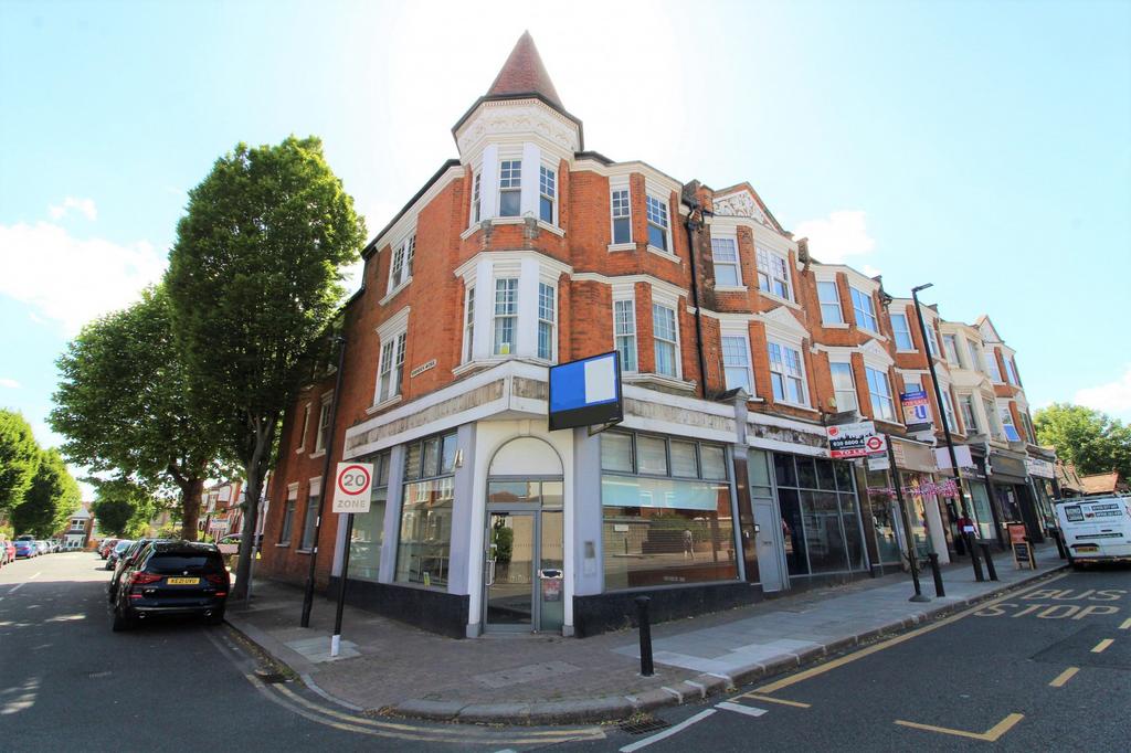 Station Road, Winchmore Hill, N21 Property £2,666 pcm (£615 pw)