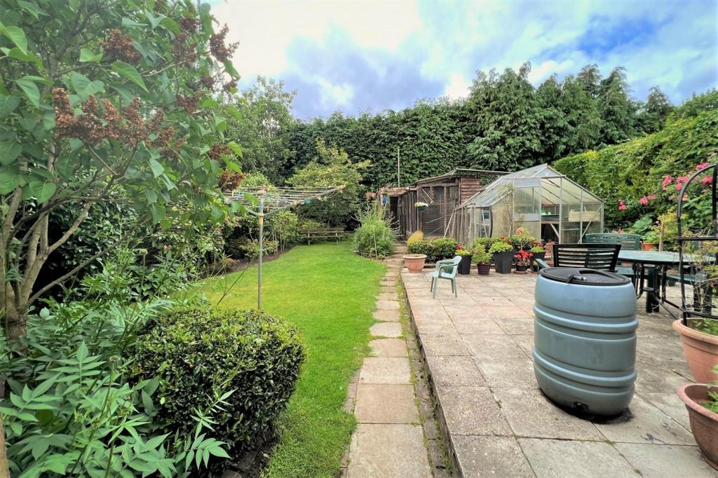 Chandlers Ford 3 bed semidetached house for sale £465,000