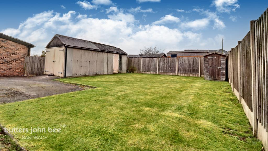 Hassall Road, Sandbach 2 bed detached bungalow £230,000