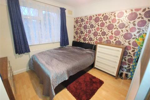 324 Balmoral Drive, Hayes, UB4 8DJ