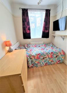 324 Balmoral Drive, Hayes, UB4 8DJ