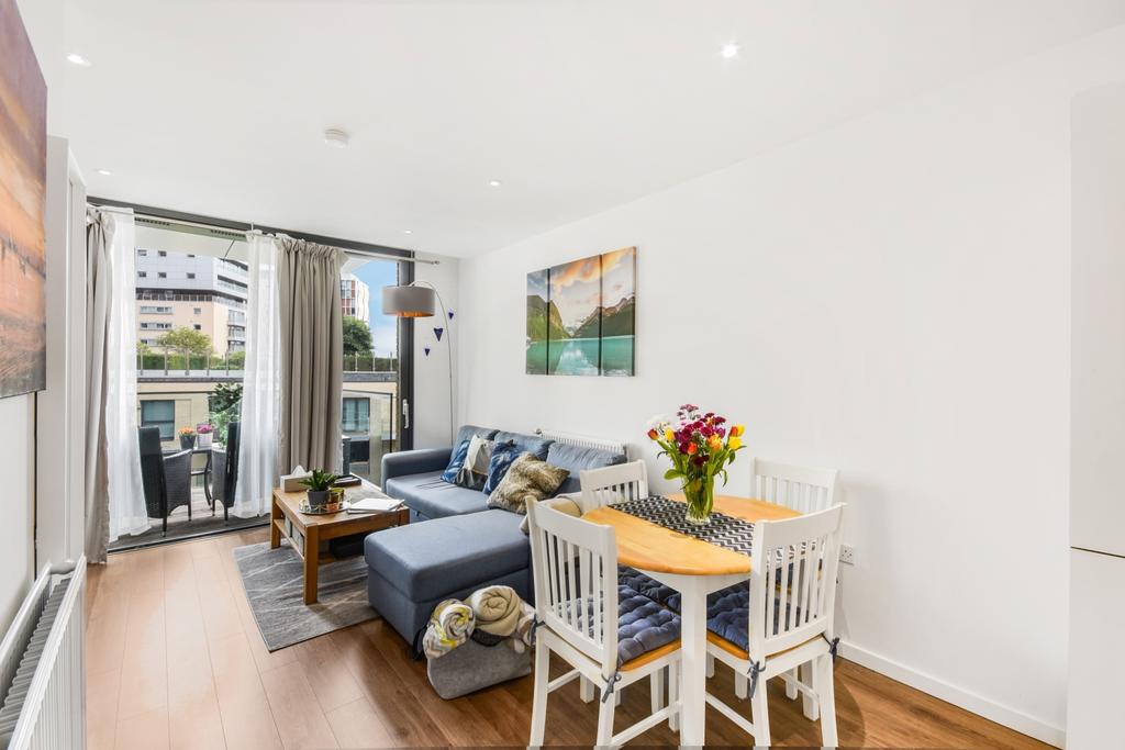 Ceylon House, Goodmans Field, Aldgate, E1 1 bed apartment £600,000