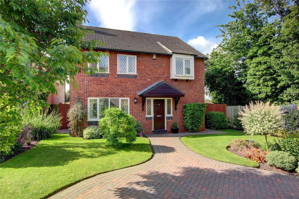 Dovecote Road, Droitwich, Worcestershire, WR9 4 bed house for sale £