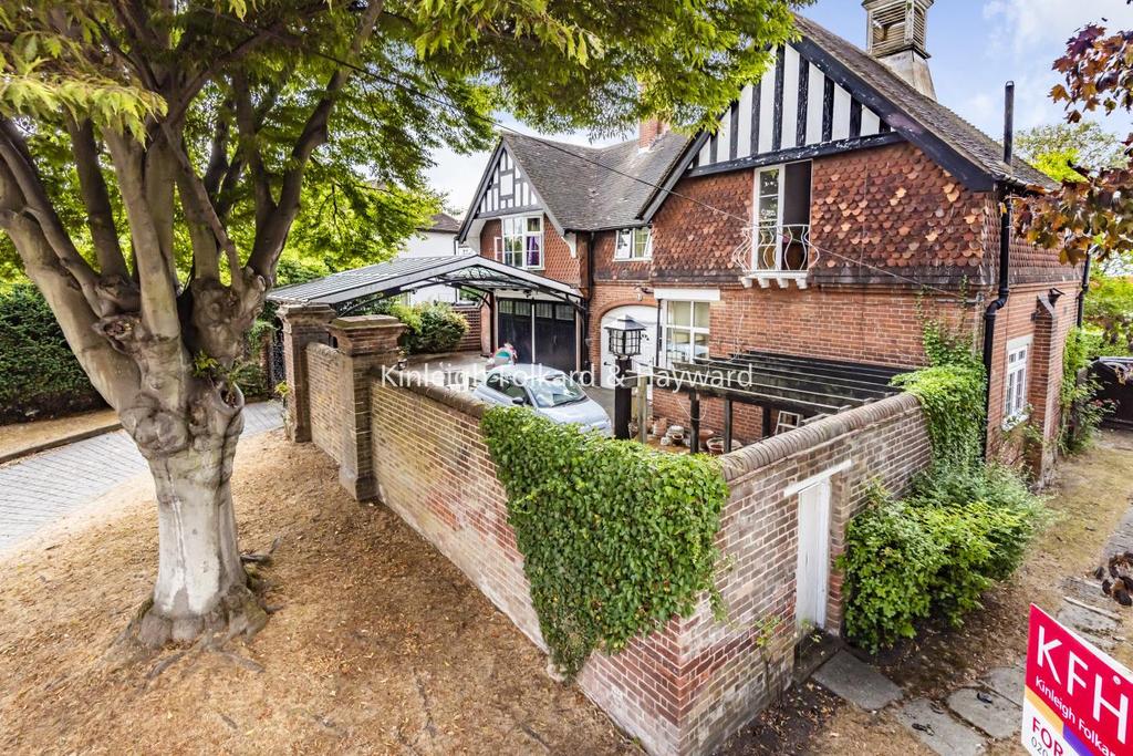 Woodland Way, West Wickham 4 bed detached house £1,100,000
