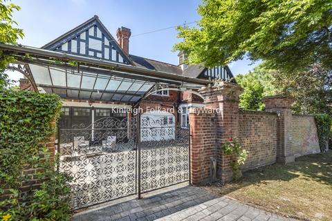 1 Woodland Way, West Wickham, BR4 9LL