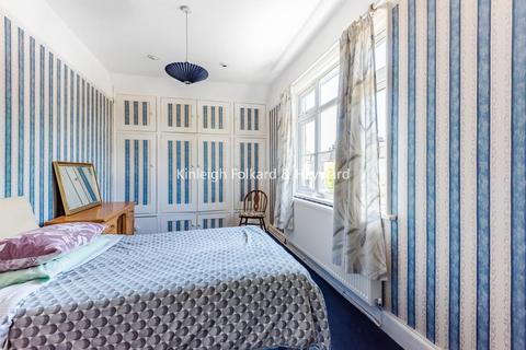 1 Woodland Way, West Wickham, BR4 9LL