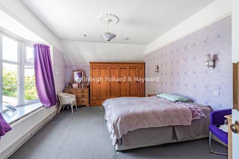 1 Woodland Way, West Wickham, BR4 9LL