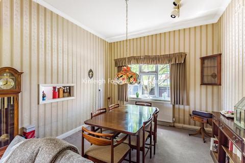 1 Woodland Way, West Wickham, BR4 9LL