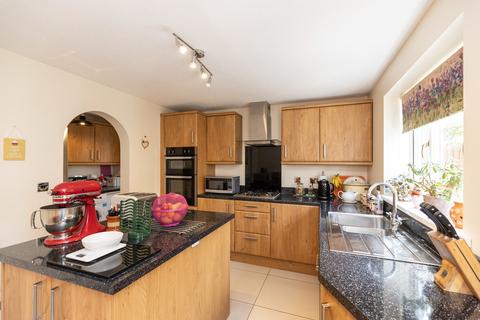 2 Bryn Derlwyn, Bridgend, CF31 5EN