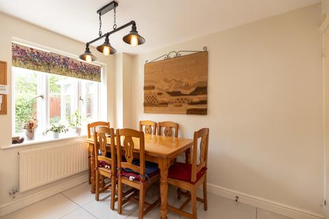 2 Bryn Derlwyn, Bridgend, CF31 5EN