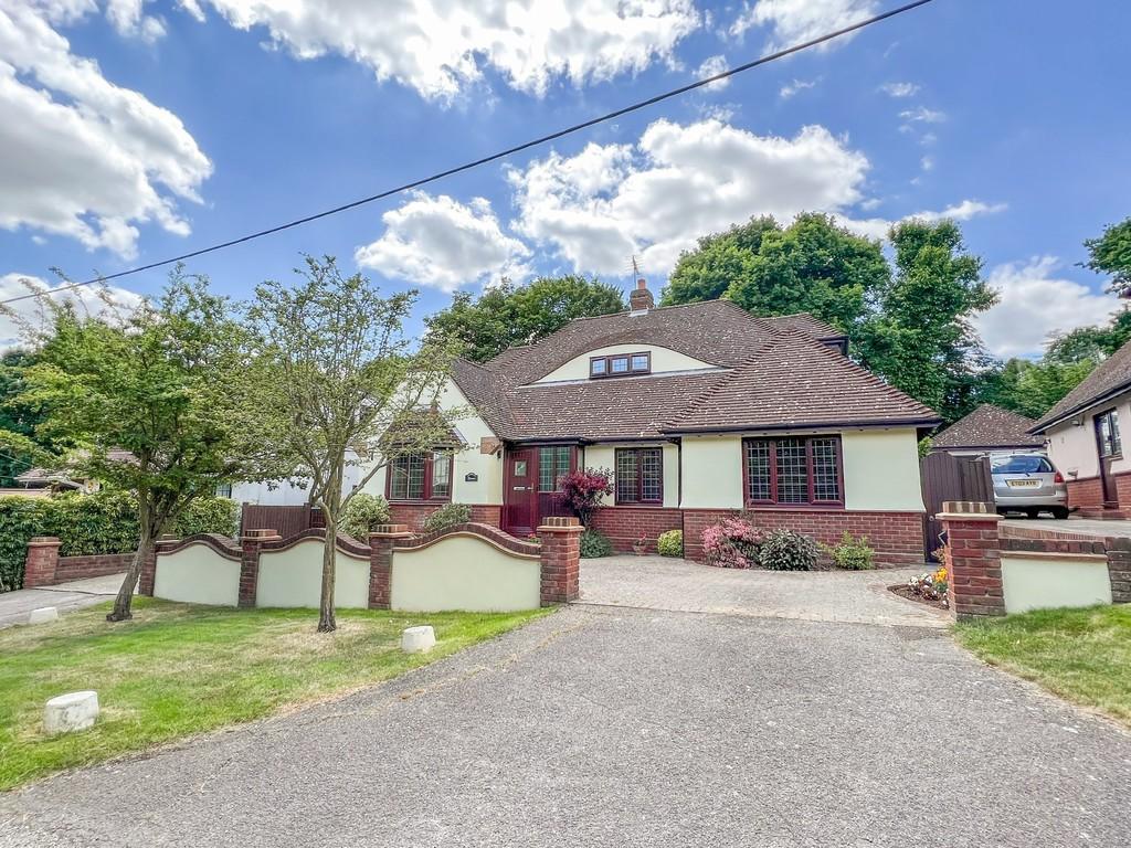 Woodside Road, Hockley 5 bed detached house £825,000