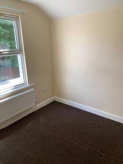 1 bedroom in a house share to rent - Piedmont Road, London