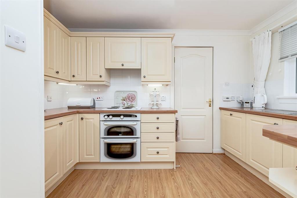 Kitchen/Dining Area