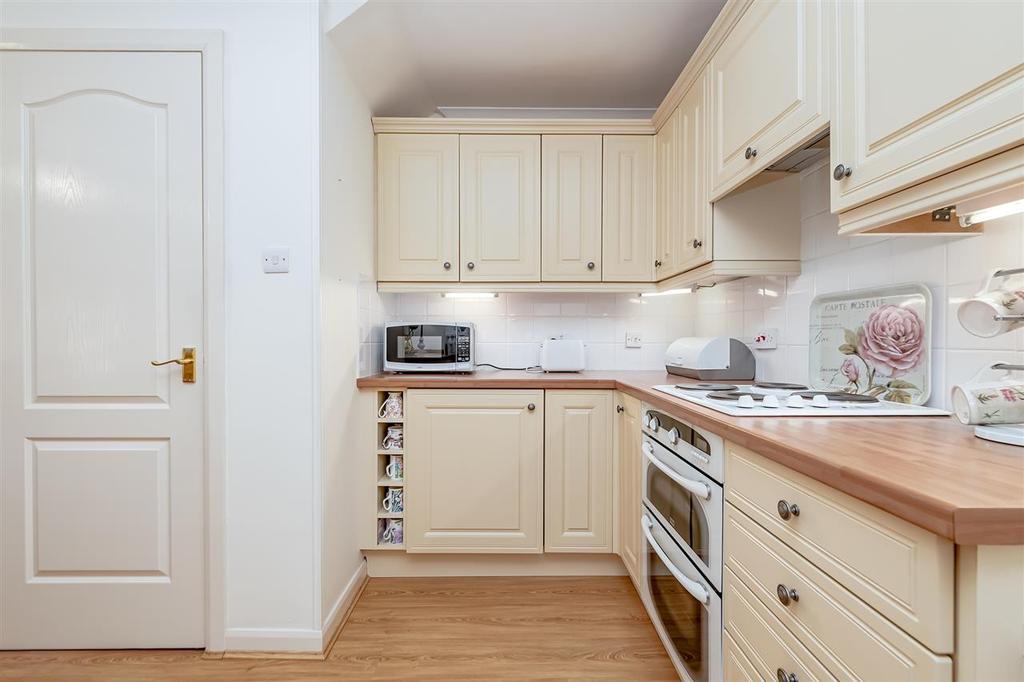 Kitchen/Dining Area