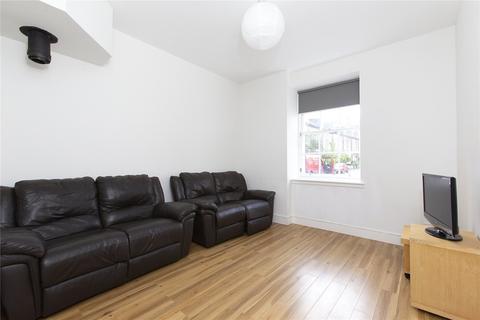 4 bedroom flat to rent, (Flat 1) Gilmore Place, Edinburgh, EH3