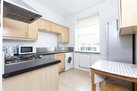 4 bedroom flat to rent, (Flat 1) Gilmore Place, Edinburgh, EH3