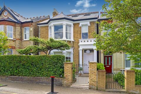 12 Manorgate Road, Kingston Upon Thames, KT2 7AL