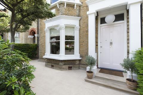 12 Manorgate Road, Kingston Upon Thames, KT2 7AL