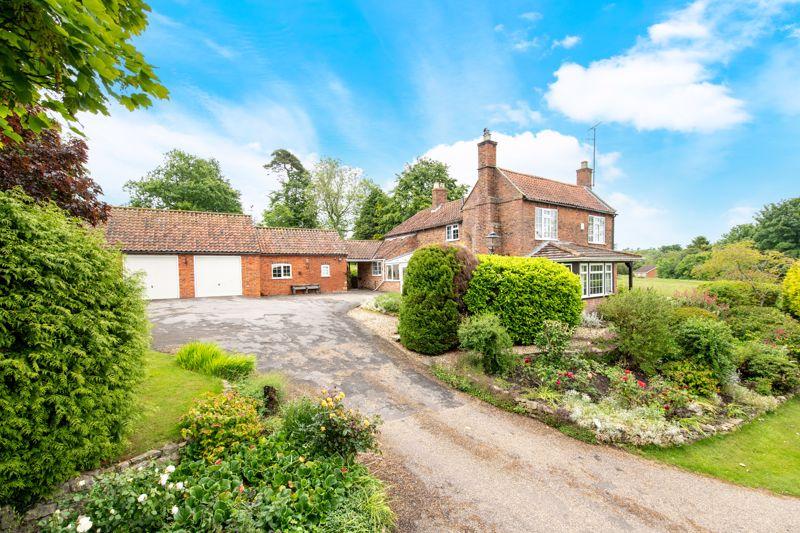 Dew Hill, Horncastle Road, Old Bolingbroke, Spilsby 3 bed detached