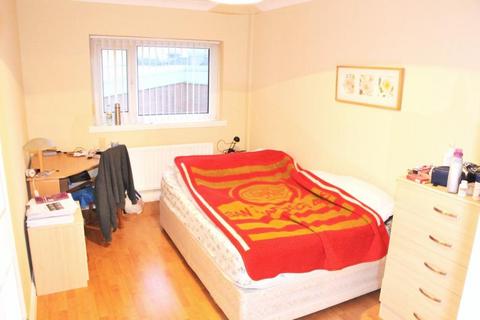 2 bedroom flat to rent, Tower House, City Centre,