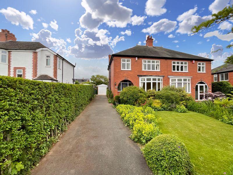 Park Drive, Barlaston 3 bed semidetached house £275,000