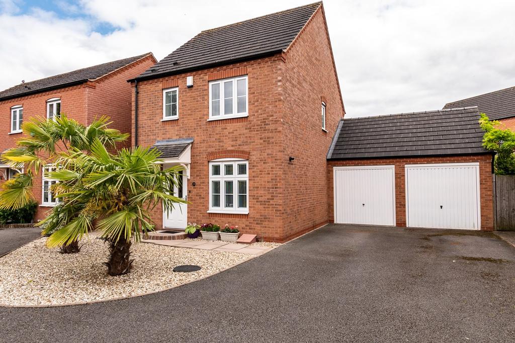 Parnell Avenue, Lichfield, WS13 3 bed link detached house for sale £