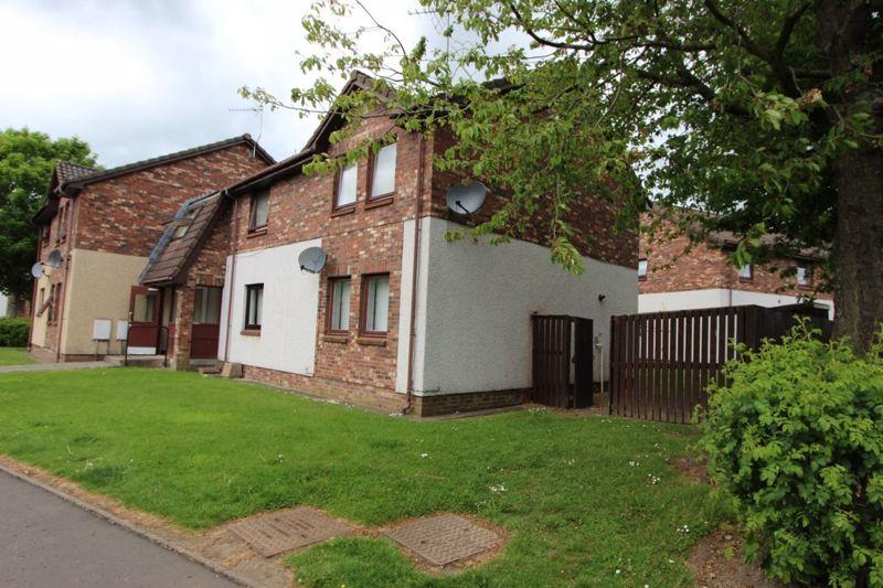 2 Old Mill Lane, Oakley, Fife, KY12 9QD 2 bed apartment £80,000