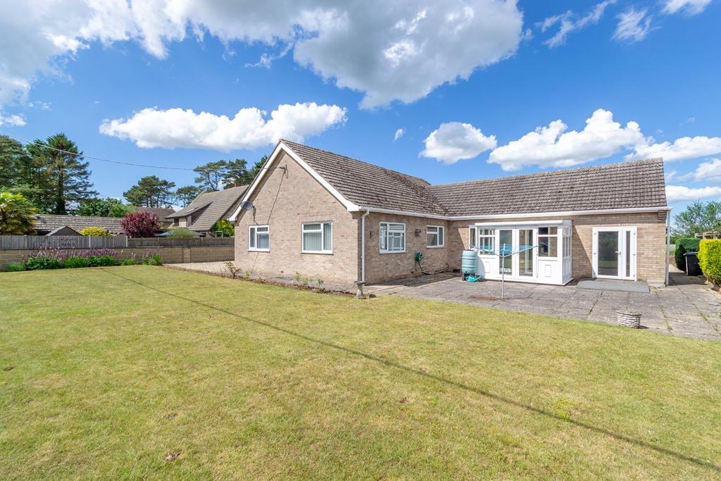 Rudham Stile Lane, Fakenham, NR21 2 bed detached bungalow £399,950