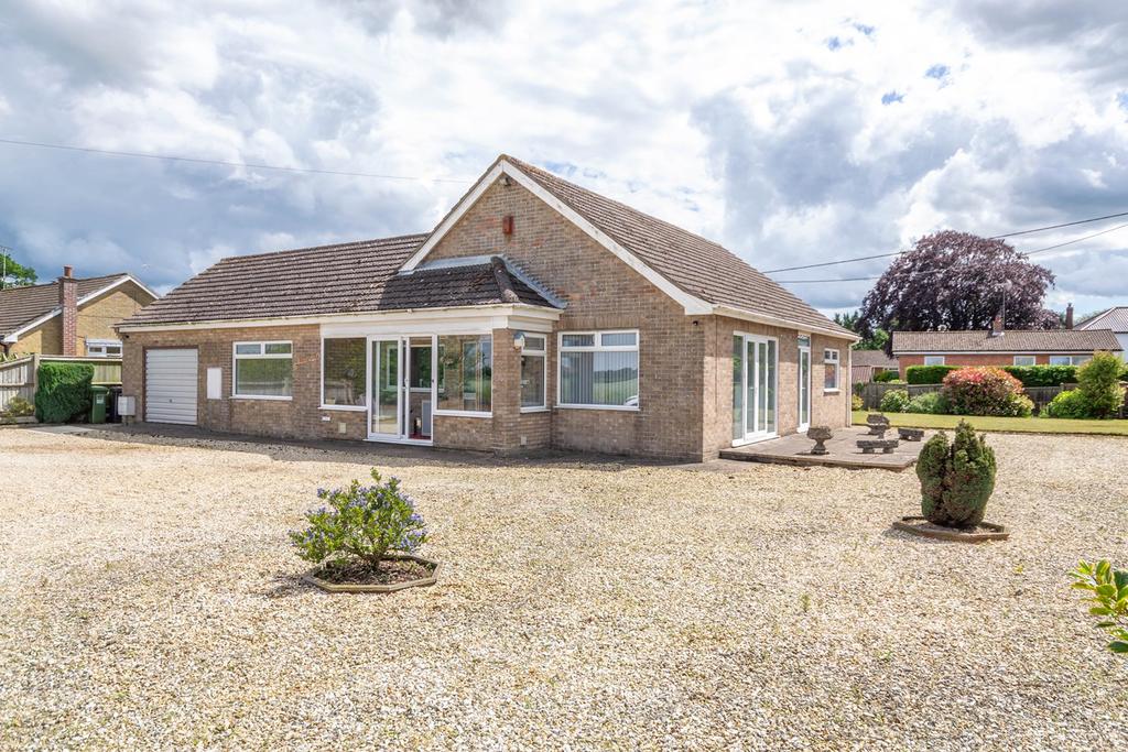 Rudham Stile Lane, Fakenham, NR21 2 bed detached bungalow £399,950