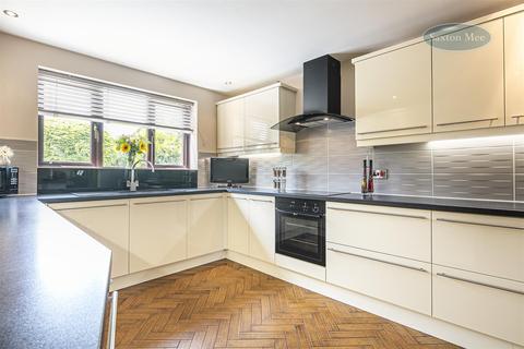 84 Towngate Road, Worrall, Sheffield, S35 0AR