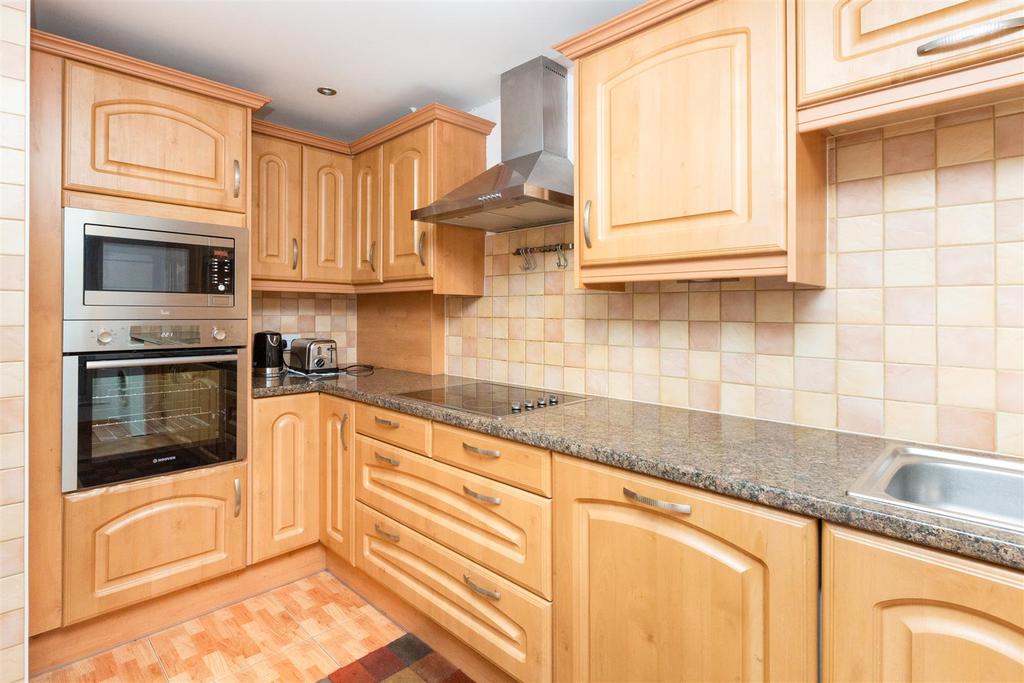 Kitchen/Dining Area