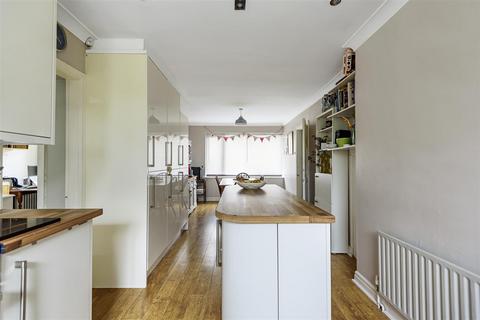 2 Meadow Way, Tadcaster, LS24 8NA