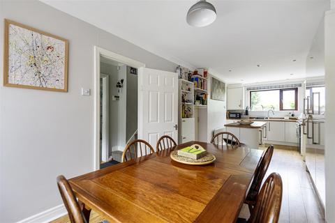 2 Meadow Way, Tadcaster, LS24 8NA