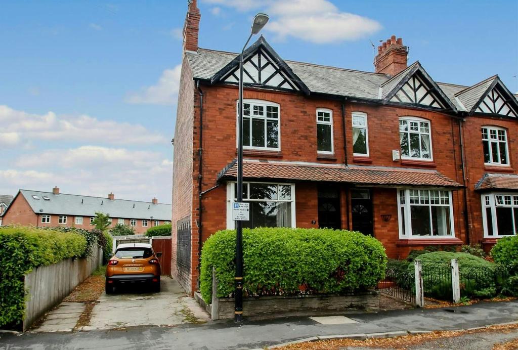 Norman Road, Altrincham 3 bed end of terrace house £1,300 pcm (£300 pw)
