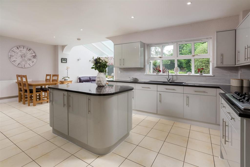 Malt House Close, Broom, Alcester... 5 bed detached house £800,000