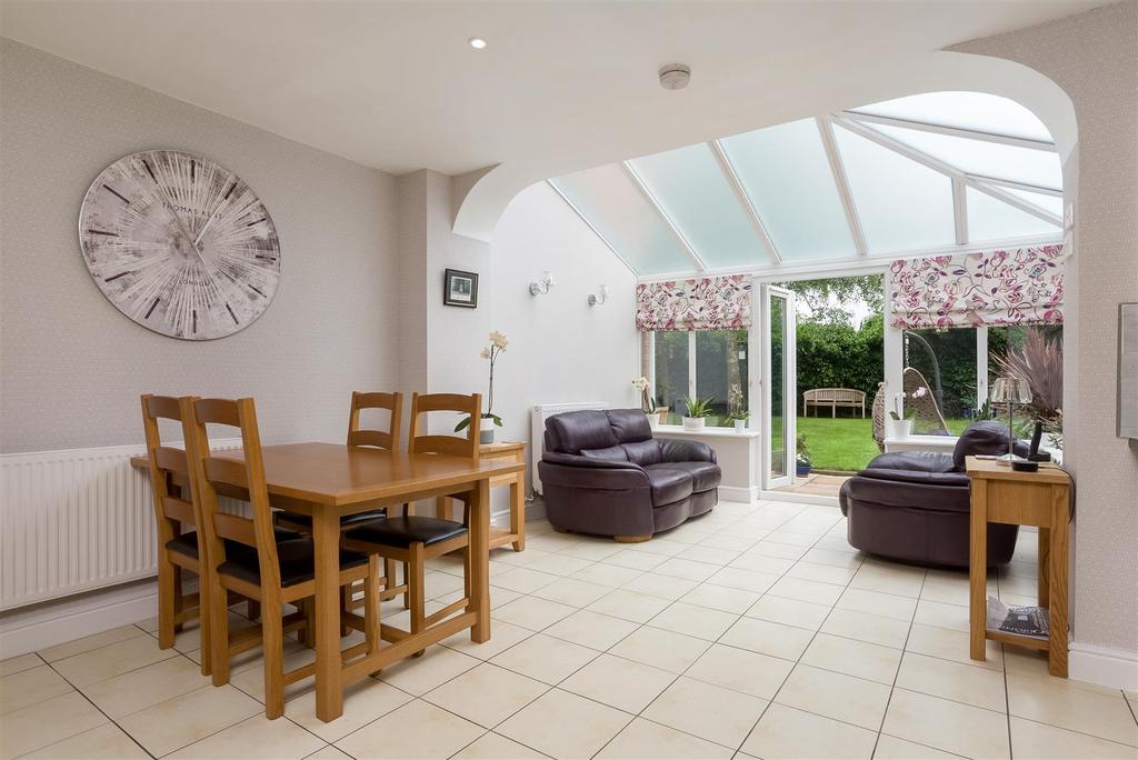 Malt House Close, Broom, Alcester... 5 bed detached house £800,000