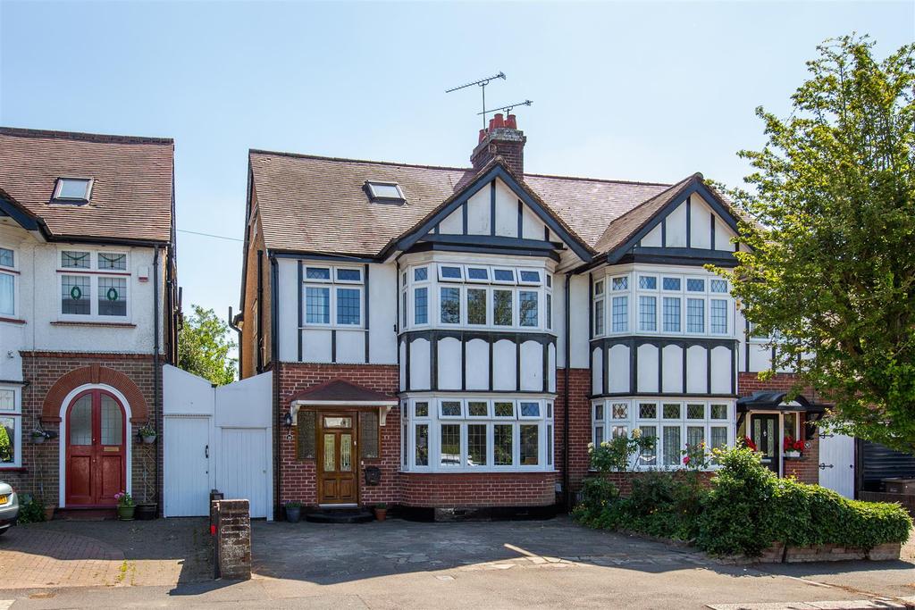 Whitehill Avenue, Luton, Bedfordshire 4 bed semidetached house £575,000