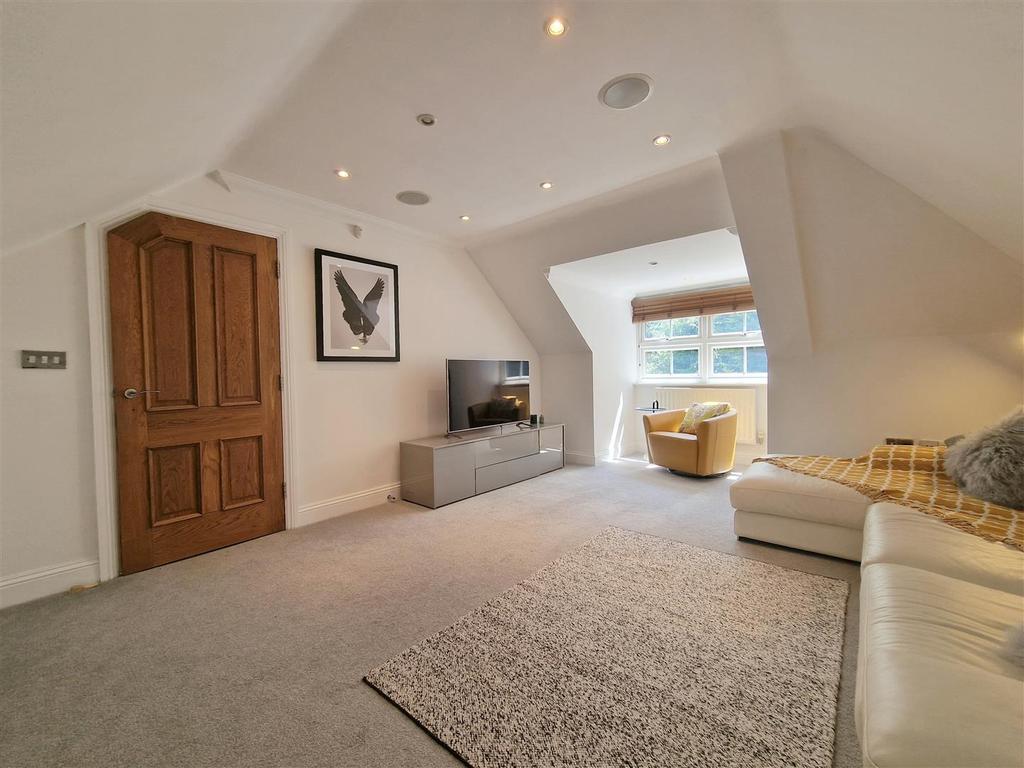 Living room 2.jpg