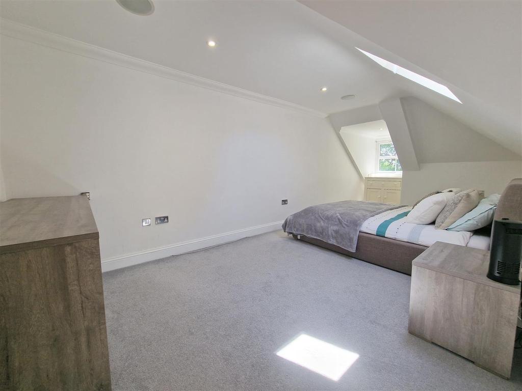 Bedroom 1.1.jpg
