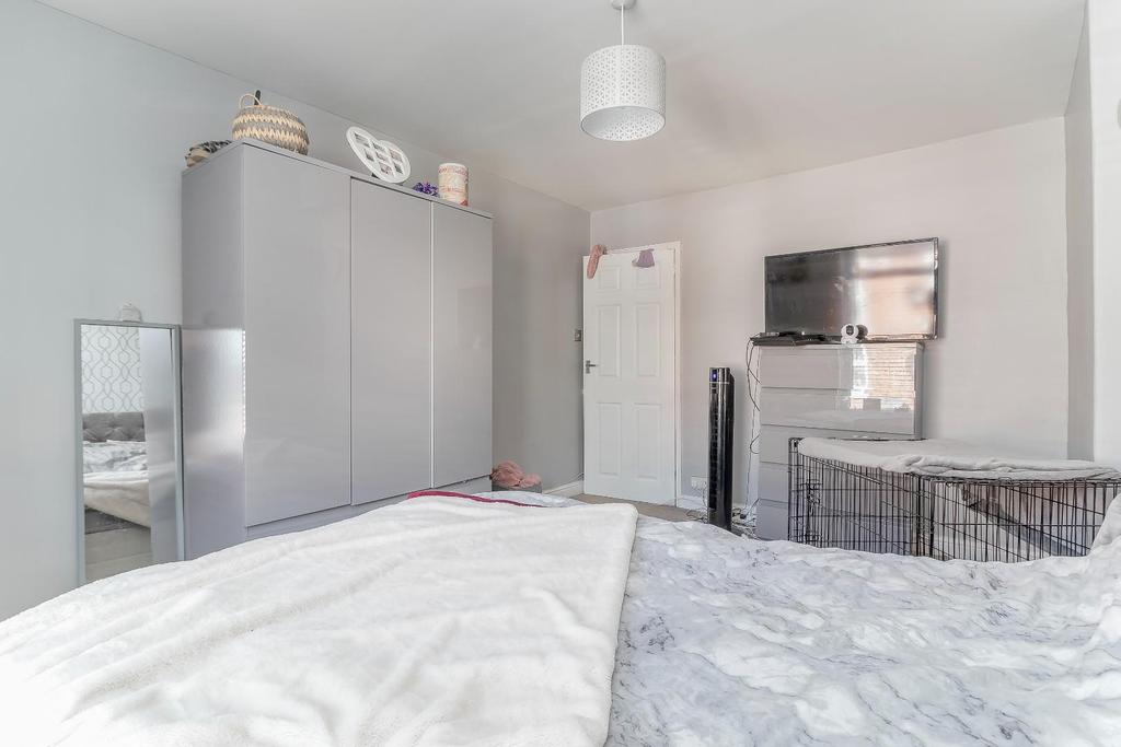 Bedroom 1 - B.jpg
