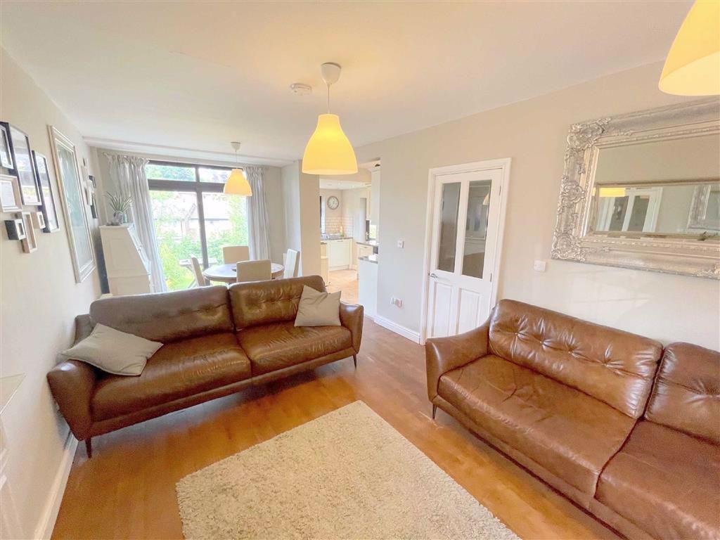 Daisy Bank, Leek 3 bed semidetached house £240,000