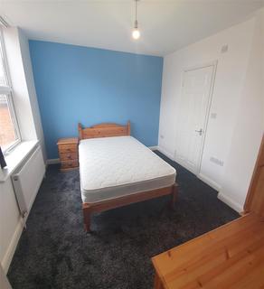 5 bedroom house to rent - Abbey Road, Northampton