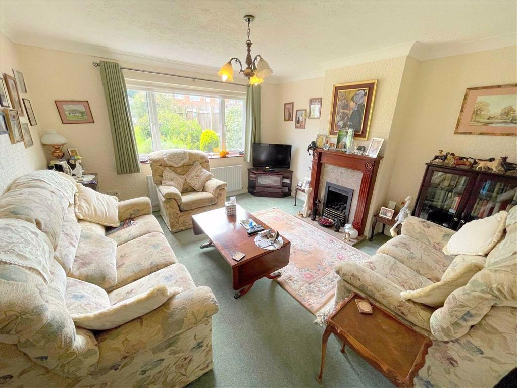 Haregate Road, Leek 3 bed end of terrace house £179,950
