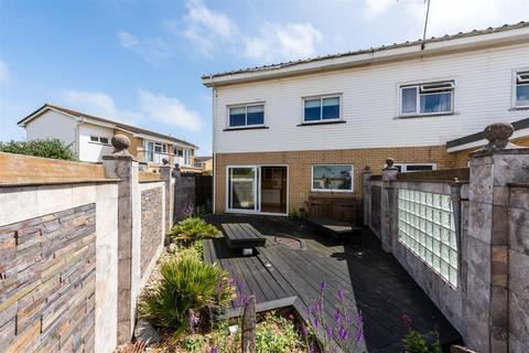 6 Benbow Close, Shoreham-by-sea, BN43 5RY