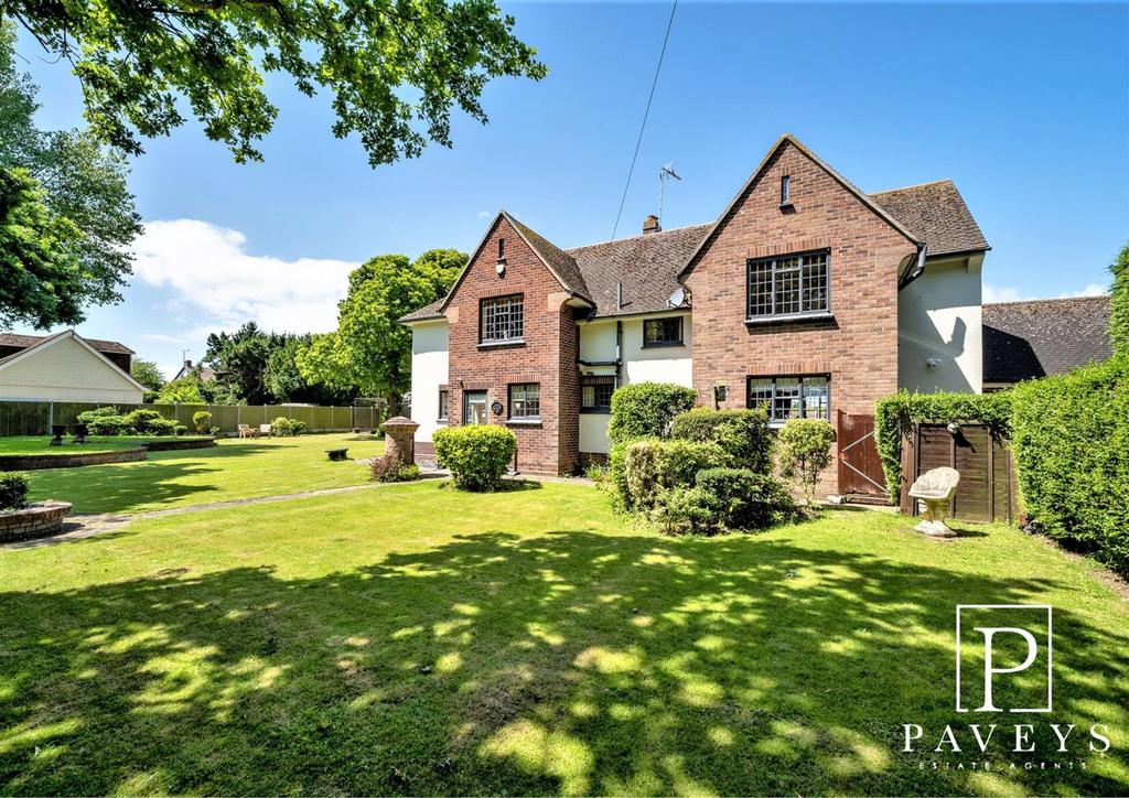 Turpins Lane, Kirby Cross, FrintonOnSea 4 bed detached house for sale