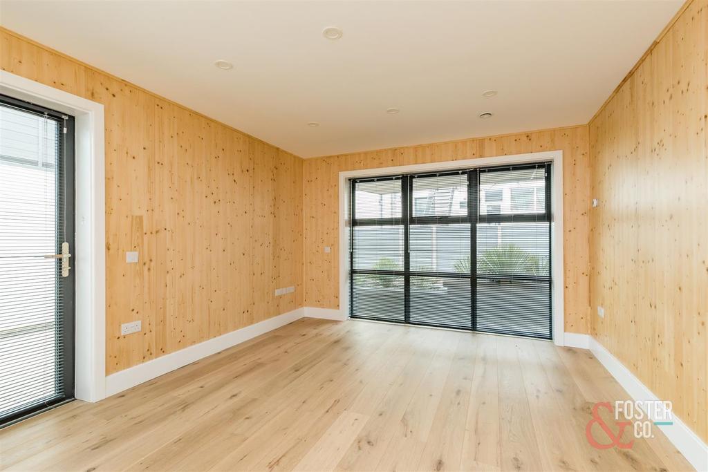 Hogarth Road 13-4.JPG