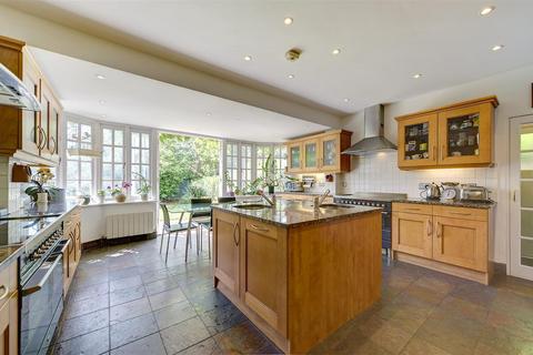 46 Southway, London, NW11 6SA