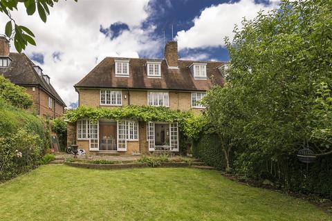 46 Southway, London, NW11 6SA