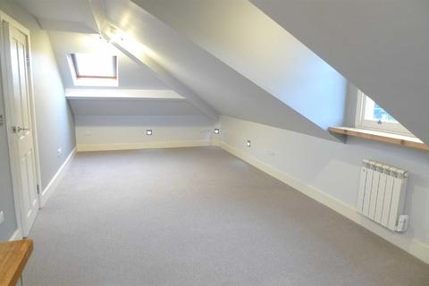 2 bedroom flat to rent - Marlborough Road, Buxton